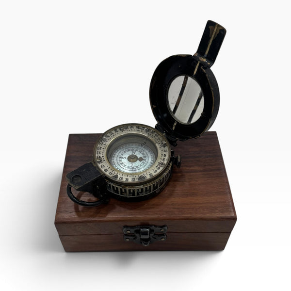 Antique 2nd World War Black T G Co Ltd London circa 1940 Army Prismatic Marching Compass in a wood box